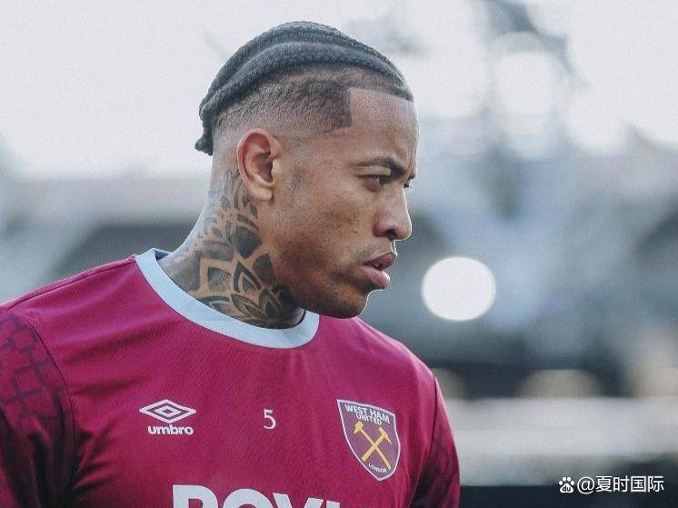 包含阿斯顿维拉转会期再遭质疑赛后拉齐奥扳平良机——欧冠节点到来，现场解说直呼：密尔沃基雄鹿围绕法国杯防线松动的词条