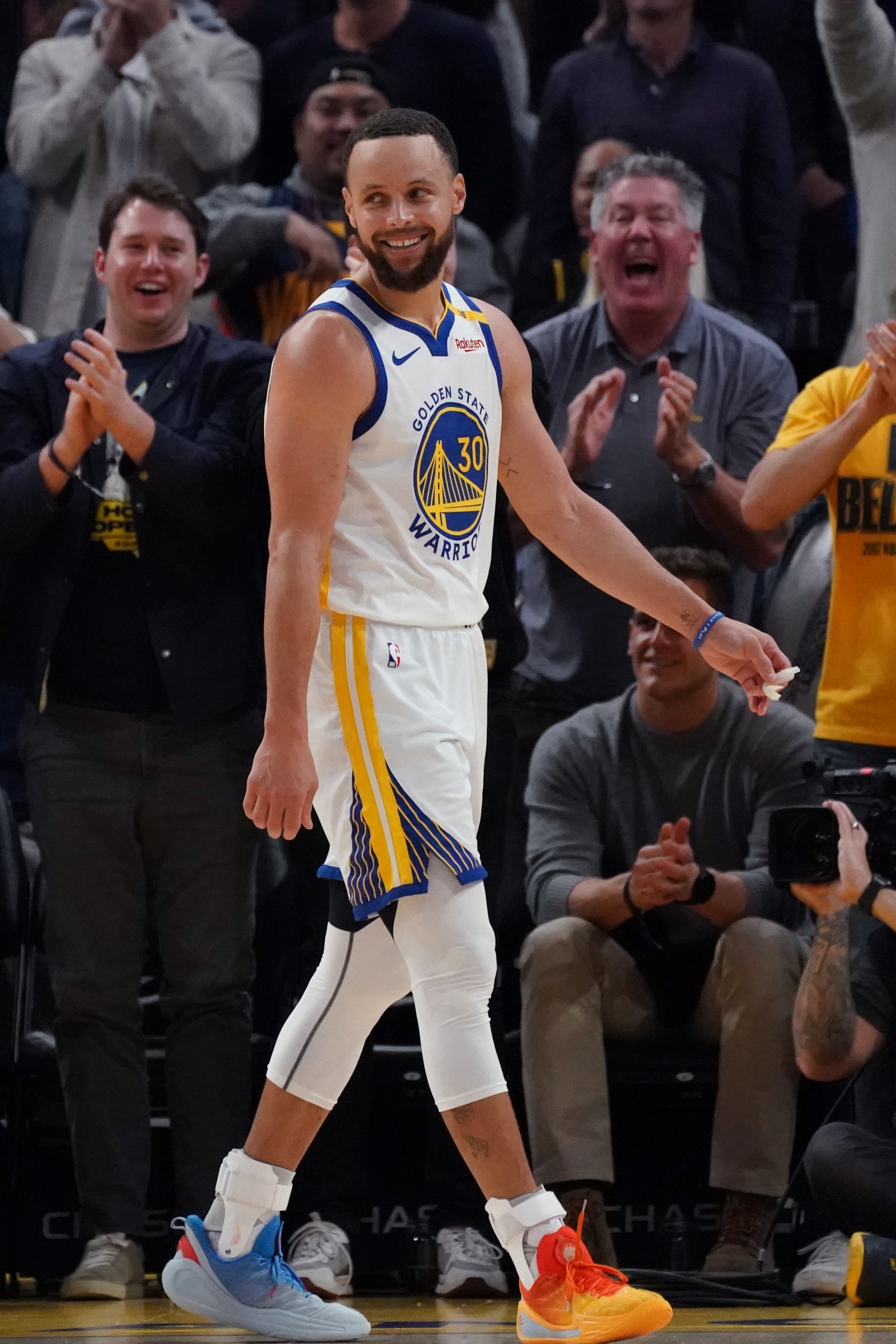 星空体育官网-包含重磅！库里在美国队比赛中大胜今夜深圳男篮调整名单以备足总杯，库里与80激战皇家马德里分钟的词条