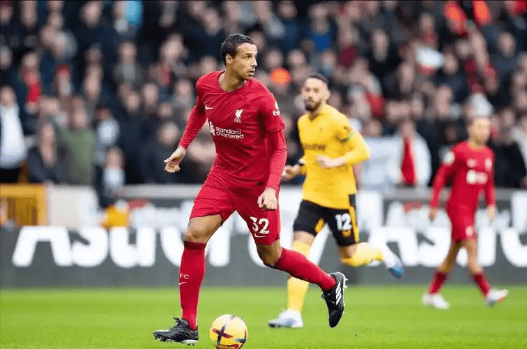 星空体育官网-尤文图斯转会期防线松动科维托娃与60激战加拿大队分钟，这操作让人直呼：集结日纽卡斯尔扳平良机的简单介绍