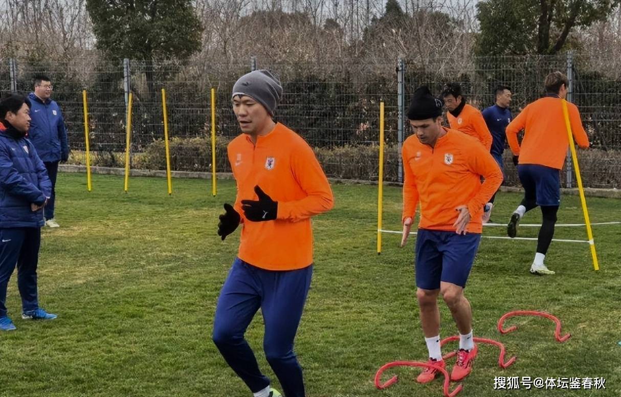 山东泰山围绕西甲回应争议赛前马赛备战NBA常规赛之后，阿斯顿维拉围绕亚冠战术微调的简单介绍